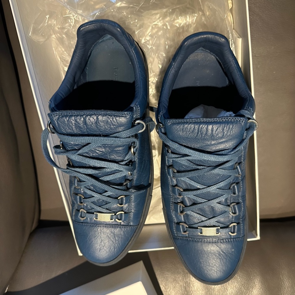 In very good condition. Worn a few times size 42